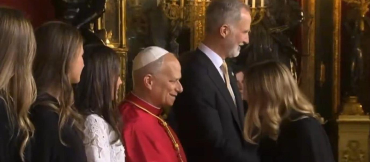 La presidenta del Govern, Marga Prohens, saluda al Papa León XIV

REMITIDA / HANDOUT por @MARGAPROHENS
Fotografía remitida a medios de comunicación exclusivamente para ilustrar la noticia a la que hace referencia la imagen, y citando la procedencia de la imagen en la firma
06/6/2026