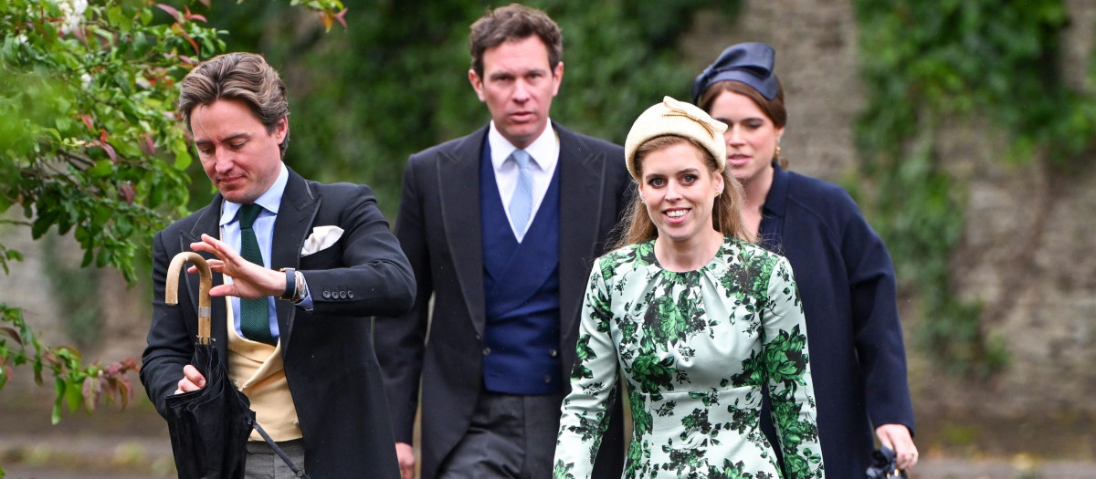 Las princesas Beatriz y Eugenia, con sus maridos Edoardo Mapelli Mozzi y Jack Brooksbank