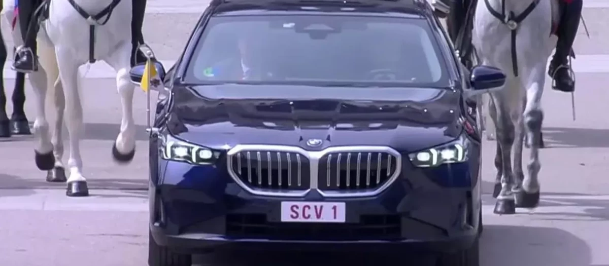 Imagen de uno de los coches de la marca BMW que ha usado en Madrid Leon XIV
