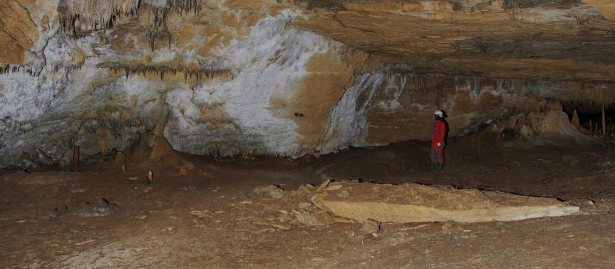 Sala Keimada, uno de los santuarios de arte rupestre de Cueva Palomera, la principal cavidad del Complejo Kárstico de Ojo Guareña
