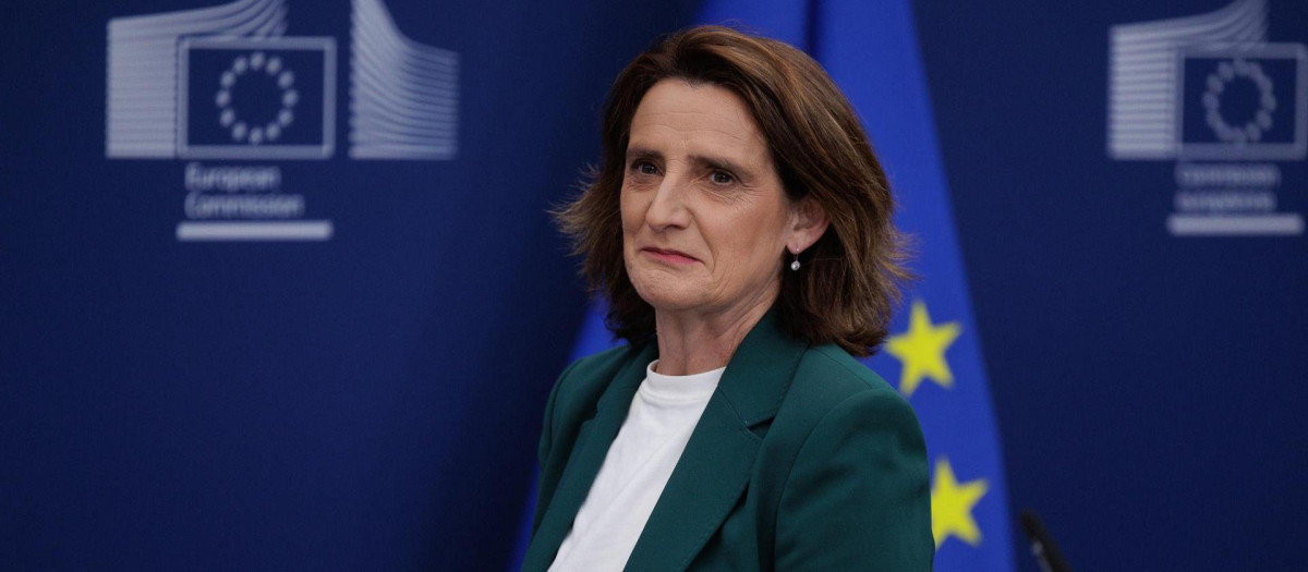 La vicepresidenta de la Comisión y comisaria de la Competencia, Teresa Ribera, en la rueda de prensa de este martes