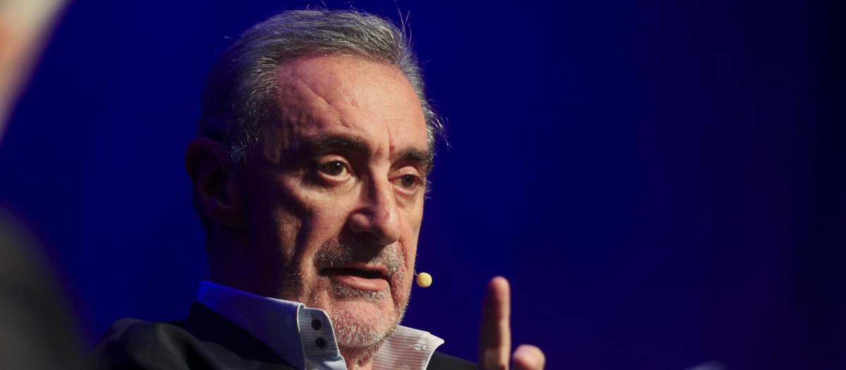 Carlos Herrera durante el 60º aniversario de Cope Málaga en Málaga el jueves 9 de abril de 2026.