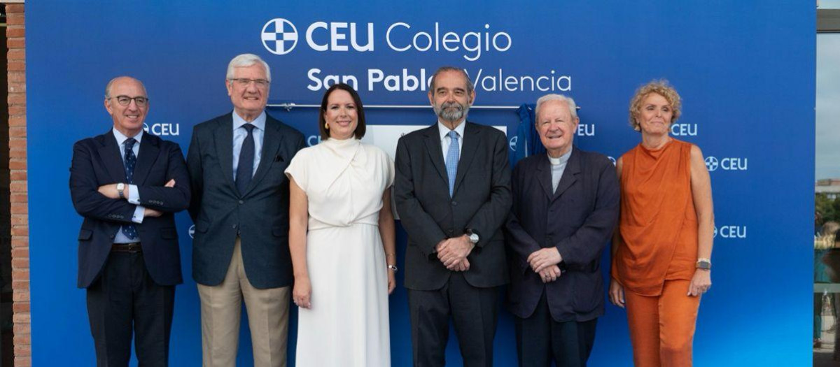 Imagen, de izquierda a derecha de Javier Tello, José Masip, Amparo Orts, Alfonso Bullón de Mendoza, Javier Salinas y Amparo Arbiol