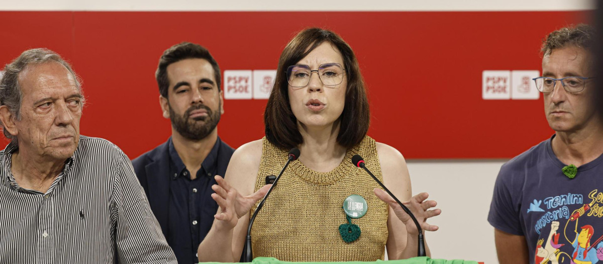 La secretaria general del PSPV, Diana Morant, en una comparecencia tras su reunión con sindicatos