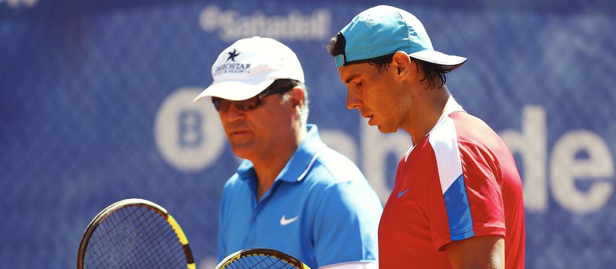 Toni Nadal y Rafa Nadal juntos en un entrenamiento