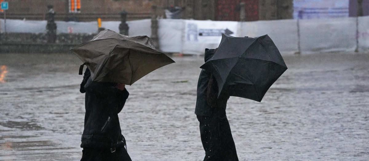 Temporal de lluvia en Santiago - Alerta naraja en Santiago   y roja en Pontevedra por fuertes lluvias - temporal Joseph