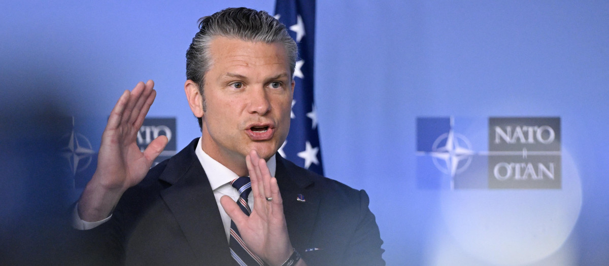 Pete Hegseth, Secretario de Guerra de EE.UU., en la sede de la OTAN en Bruselas