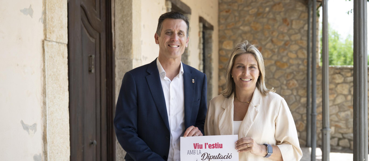 Marta Barrachina junto al diputado Cultura en la presentación de la programación cultural del verano