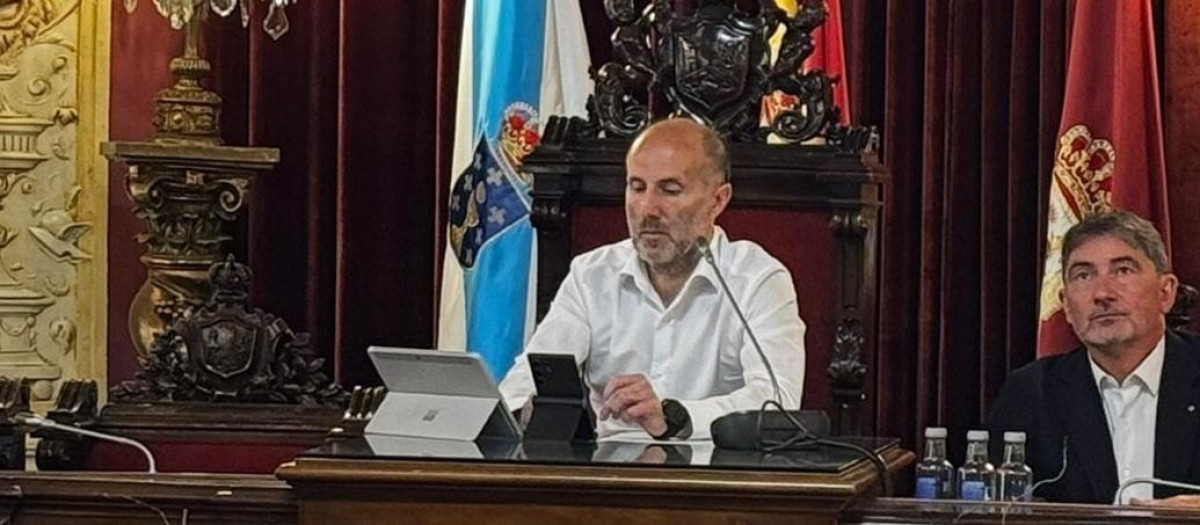 (Foto de ARCHIVO)
El alcalde de Ourense, Gonzalo Pérez Jácome (Democracia Ourensana), en el pleno de este viernes

EUROPA PRESS
22/5/2026