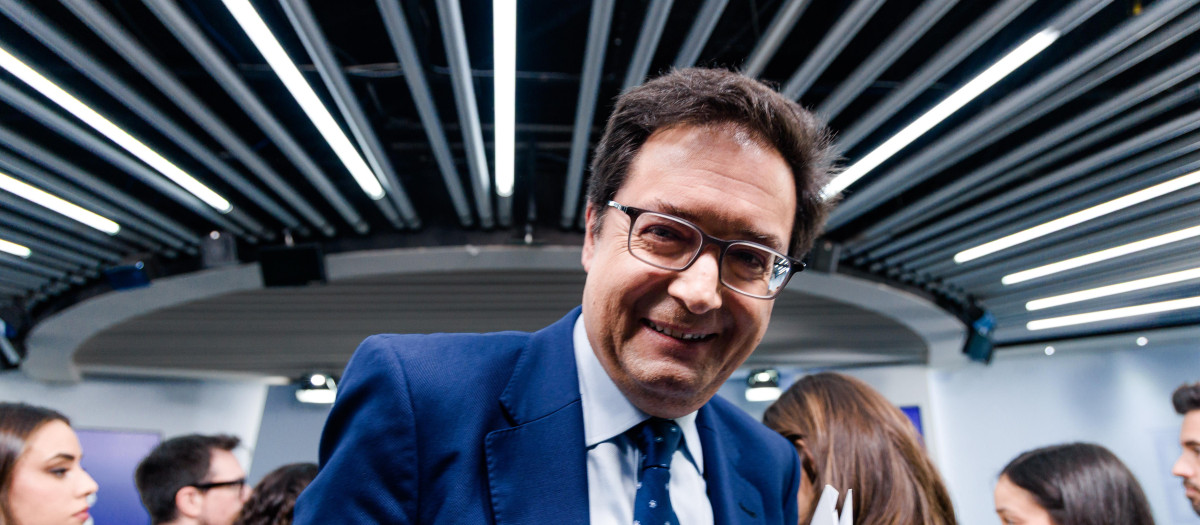 El ministro para la Transformación Digital y de la Función Pública, Óscar López, a su salida de la rueda de prensa posterior al Consejo de Ministros