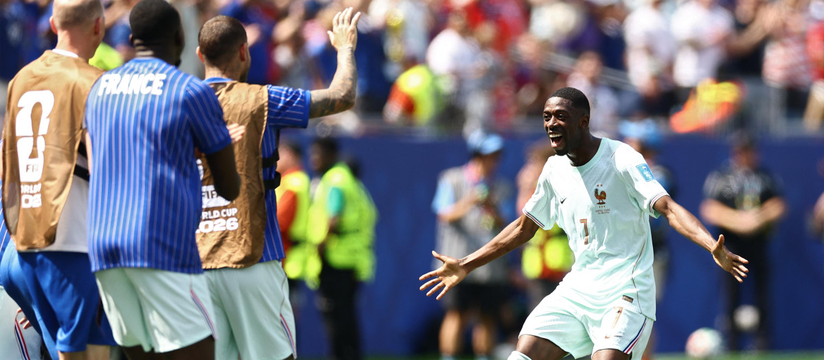 Ousmane Dembélé celebra un gol del Francia - Noruega