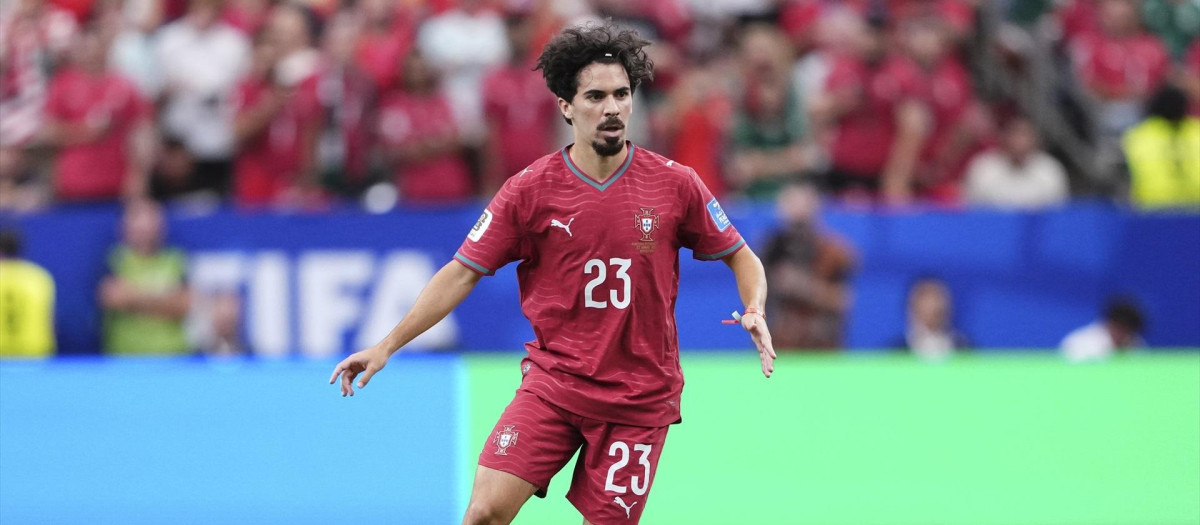 (Foto de ARCHIVO)
Vitinha of Portugal drives the ball during the FIFA World Cup 2026 Group K match between Portugal and Uzbekistan at Houston Stadium on June 23, 2026 in Houston, Texas.

Jose Breton / AFP7 / Europa Press
23/6/2026 ONLY FOR USE IN SPAIN