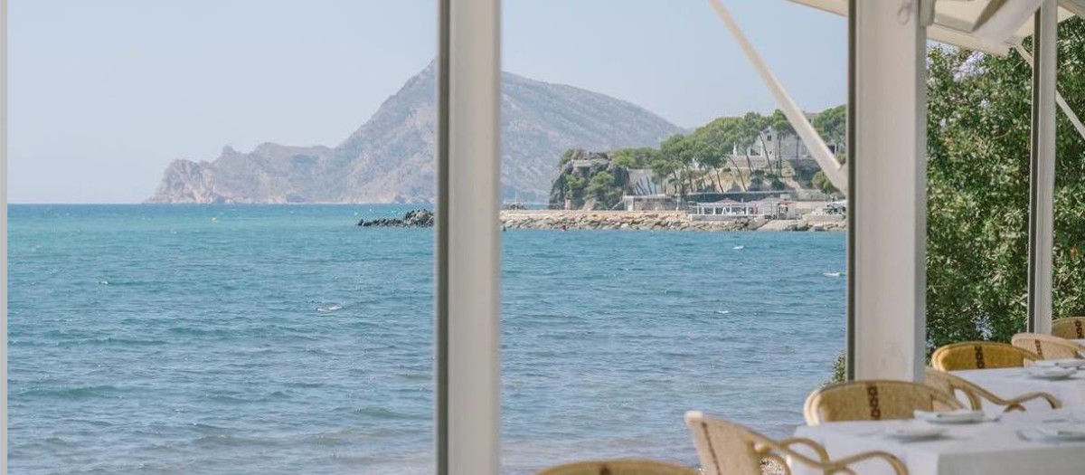 Imagen del ganador a mejor chiringuito de España y sus vistas al mar