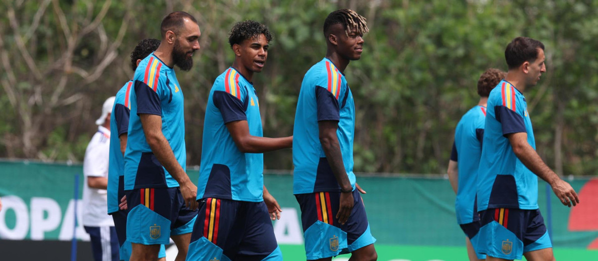 Jugadores de la selección española de fútbol durante un entrenamiento