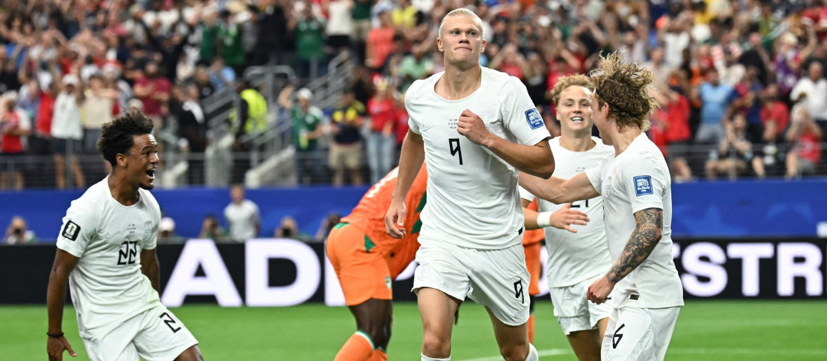Erling Haaland celebra el gol contra Costa de Marfil