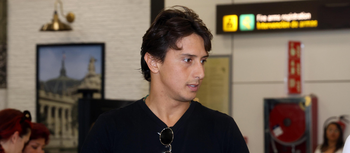 Andrés Roca Rey ha regresado de Perú en solitario tras su primer viaje a su país con Tana Rivera

Europa Press Reportajes / Europa Press
01/7/2026
