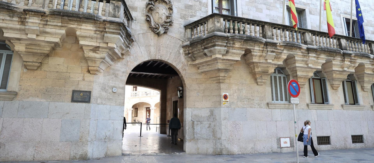 Fachada del TSJB