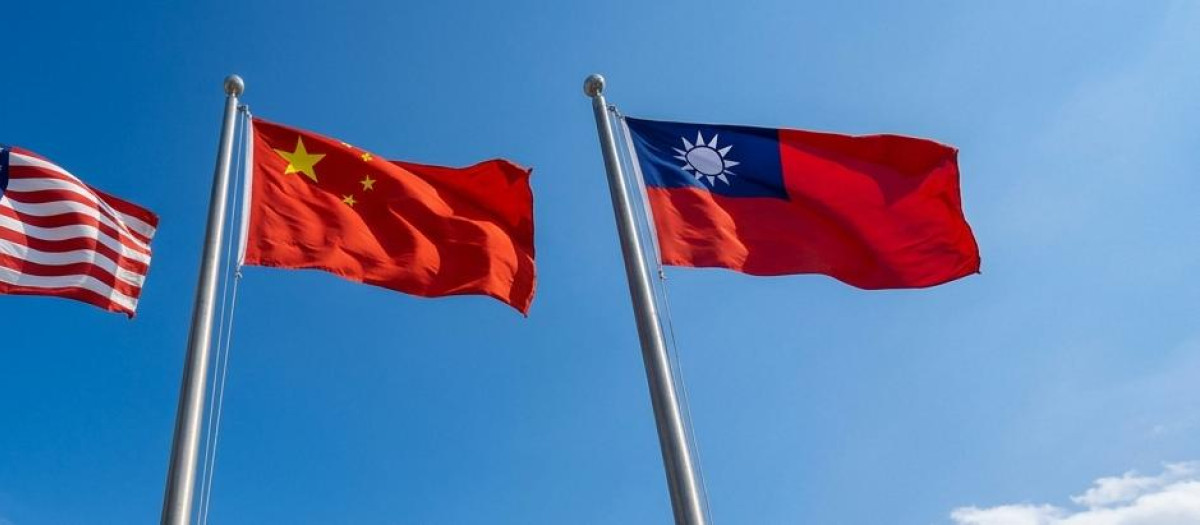 Banderas de los Estados Unidos, China y Taiwán