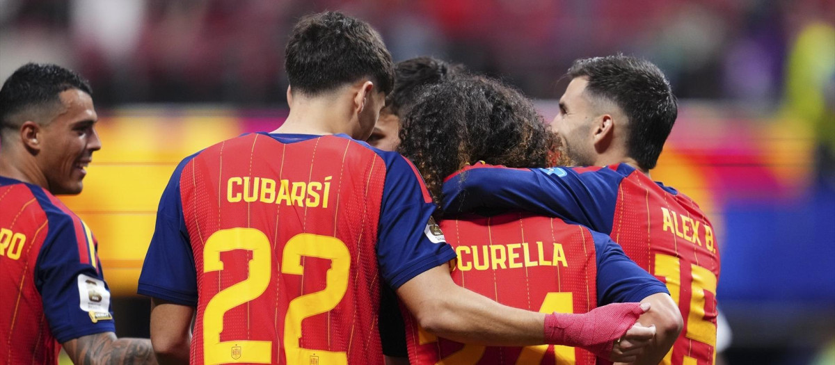 España celebrando un gol frente a Arabia Saudí