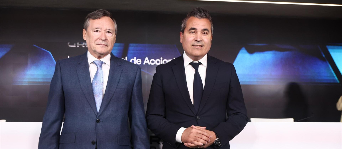 El presidente de Indra, Ángel Simón, y el consejero delegado, José María Recasens.