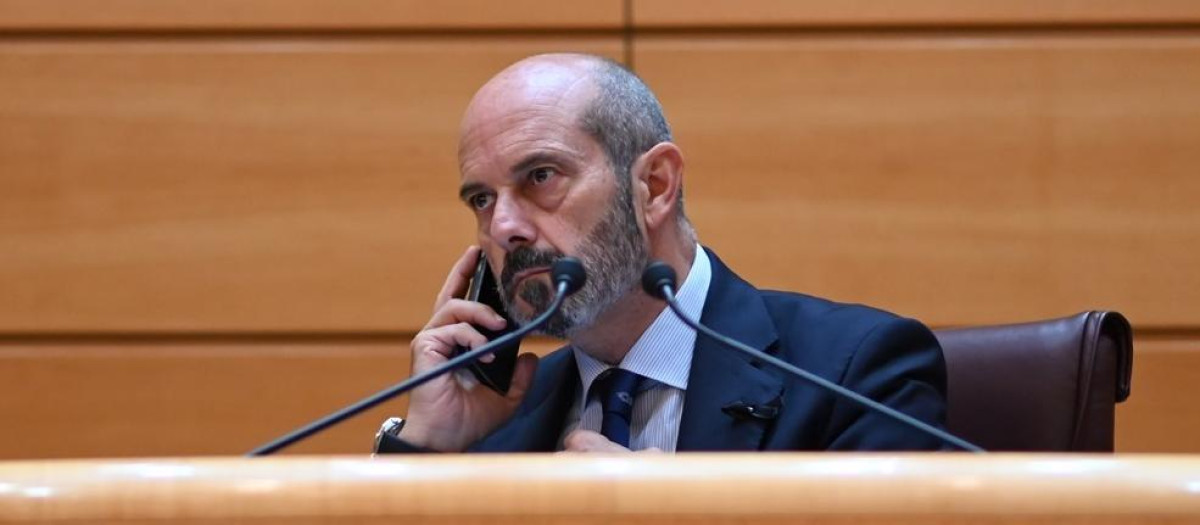 El presidente del Senado, Pedro Rollán, durante una sesión extraordinaria, en el Senado, a 9 de julio de 2026