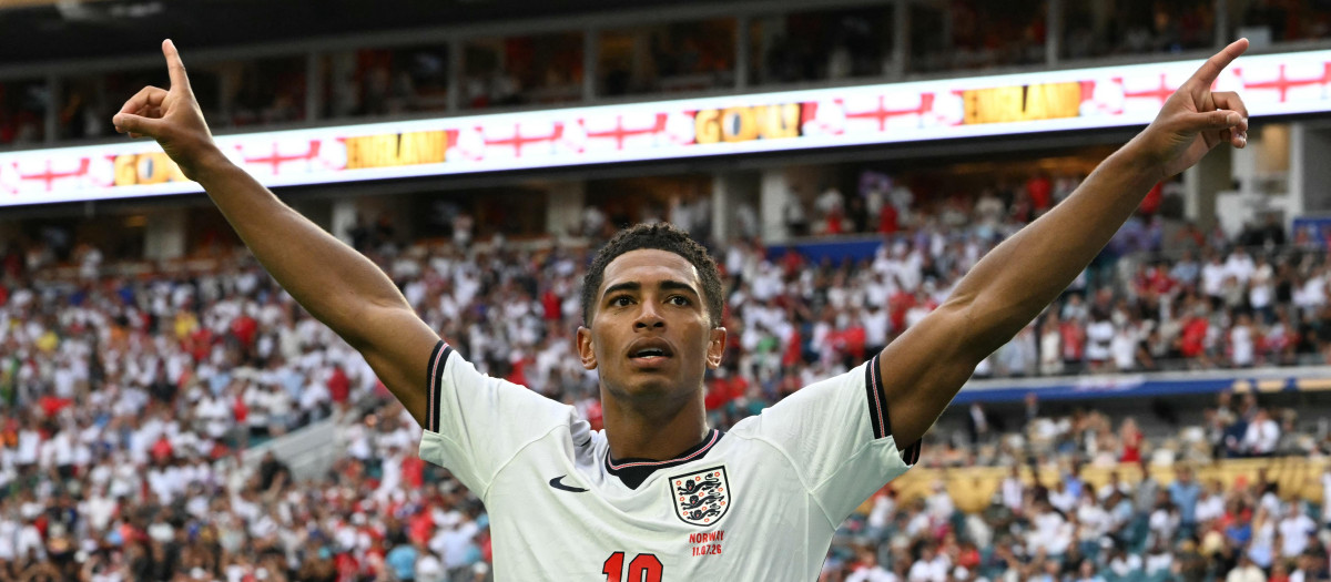 England's midfielder #10 Jude Bellingham celebrates after scoring his team's second goal during the 2026 World Cup football tournament quarter-final match between Norway and England at Miami Stadium in Miami on July 11, 2026.  (Photo by ROBERTO SCHMIDT / AFP)