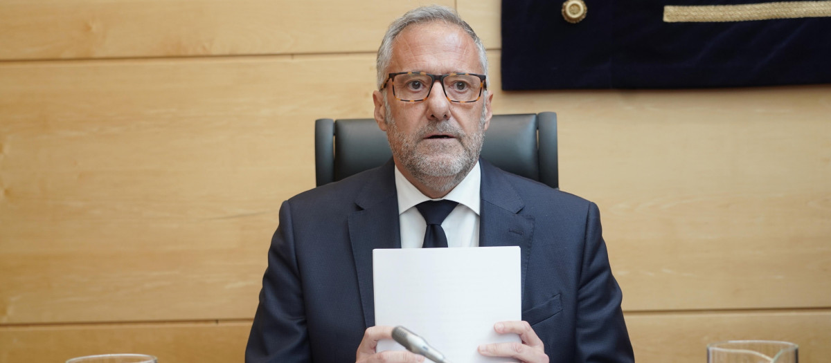 El vicepresidente de la Junta de Castilla y León y consejero de Desregulación, Familia y Ayudas Sociales, Carlos Pollán, presenta el programa de actuaciones que desarrollará por su departamento en la XII Legislatura.