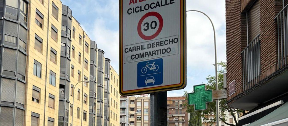 Carril ciclocalle en la Plaza de Colón