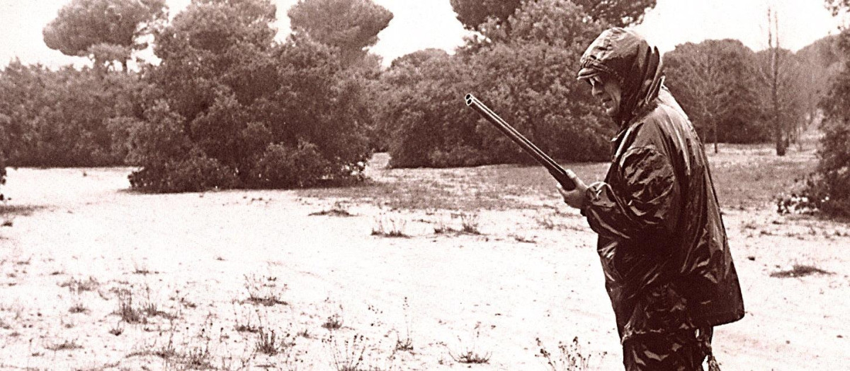 Miguel Delibes cazando