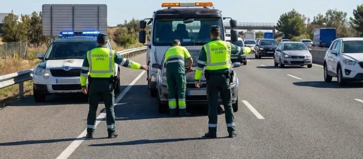Circular por el arcén es una locura si tenemos en cuenta lo que podemos encontrarnos