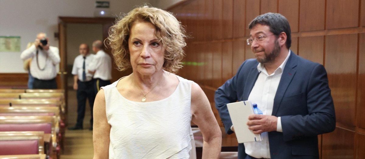 La exdirectora general de la Agencia Estatal de Administración Tributaria (AEAT), Soledad Fernández Doctor, a su llegada a la Comisión de Investigación sobre la gestión de la Sociedad Estatal de Participaciones Industriales (SEPI), en el Senado, a 13 de julio de 2026, en Madrid (España). La Comisión Investiga las presuntas deficiencias e irregularidades en por las ayudas, subvenciones y rescates empresariales otorgados desde mayo de 2018 hasta la actualidad.

Marta Fernández / Europa Press
13/7/2026