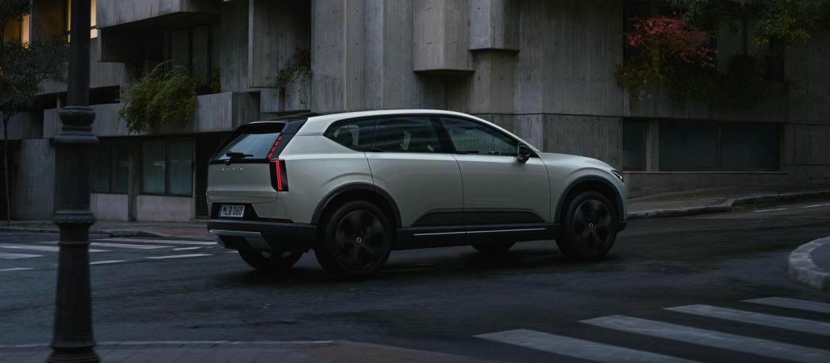 Volvo EX60