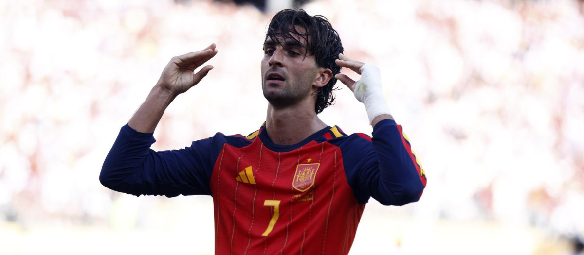 Ferran Torres celebra el gol de España en la final del Mundial