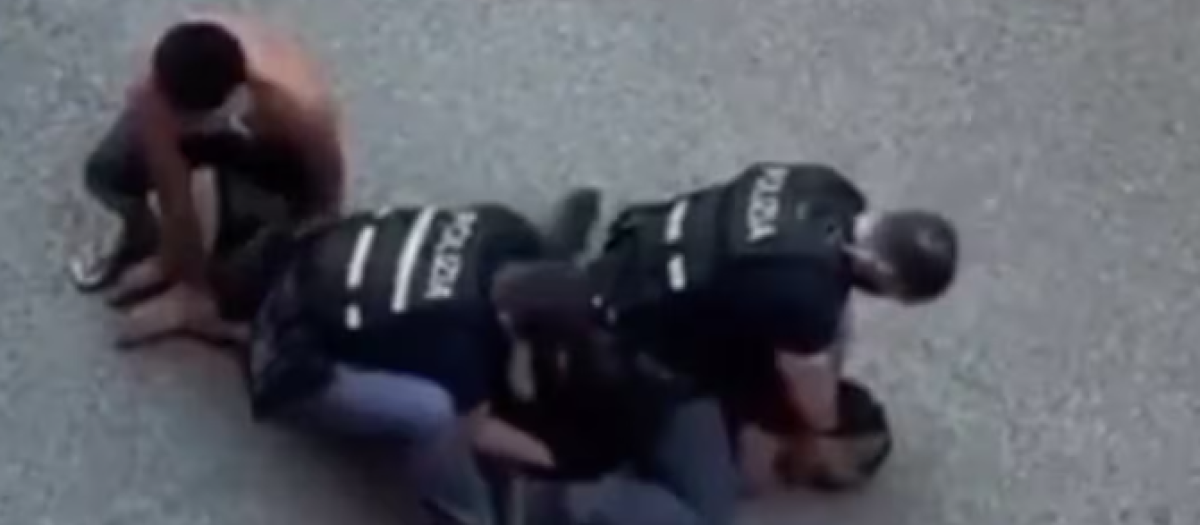 Escándalo en Italia por la muerte de un marroqui a manos de la Policía cuando estaba esposado en el suelo
