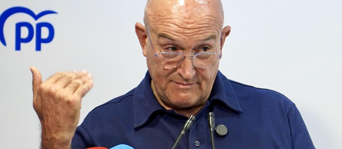 El alcalde de Valladolid, Jesús Julio Carnero, este martes, en la sede del PP de Castilla y León
