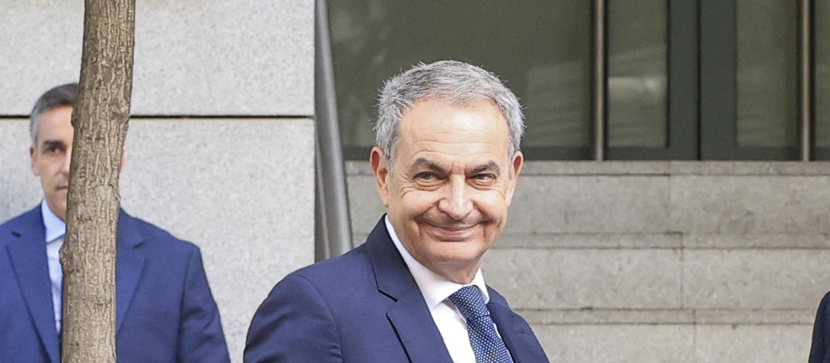 Zapatero a su llegada a los juzgados el pasado junio