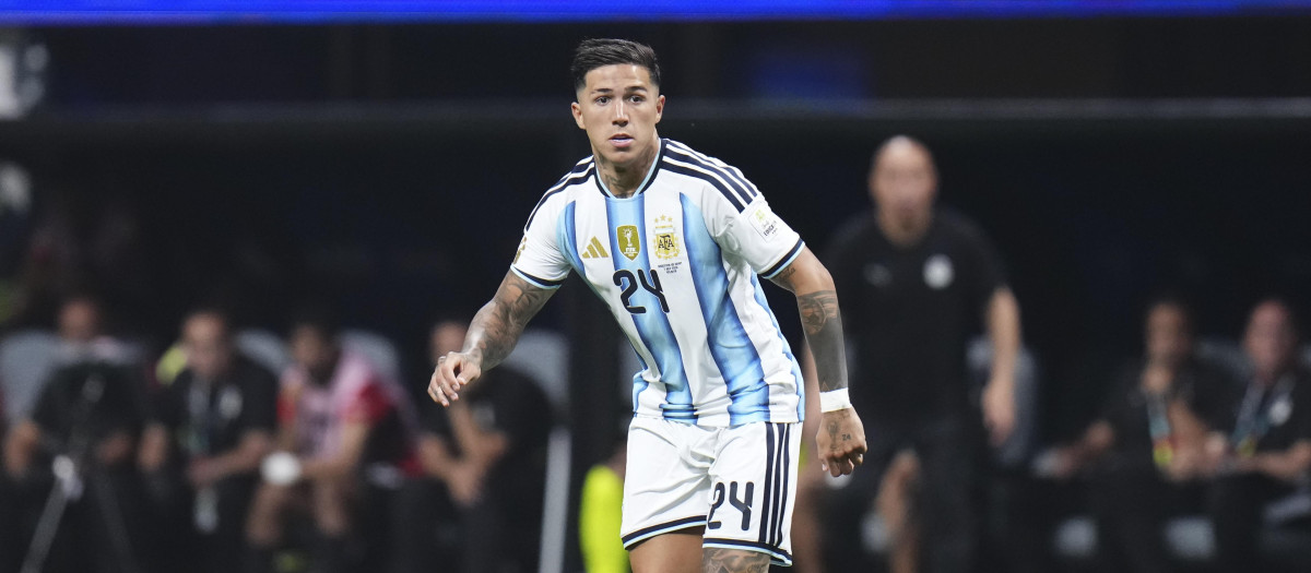 (Foto de ARCHIVO)
Enzo Fernandez of Argentina drives the ball during the FIFA World Cup 2026 Round of 16 match between Argentina and Egypt at Atlanta Stadium on July 07, 2026 in Atlanta, Georgia.

Jose Breton / AFP7 / Europa Press
07/7/2026 ONLY FOR USE IN SPAIN