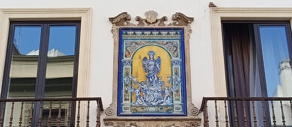 El azulejo devocional que inspiró a otros muchos, situado en la calle Diario de Córdoba