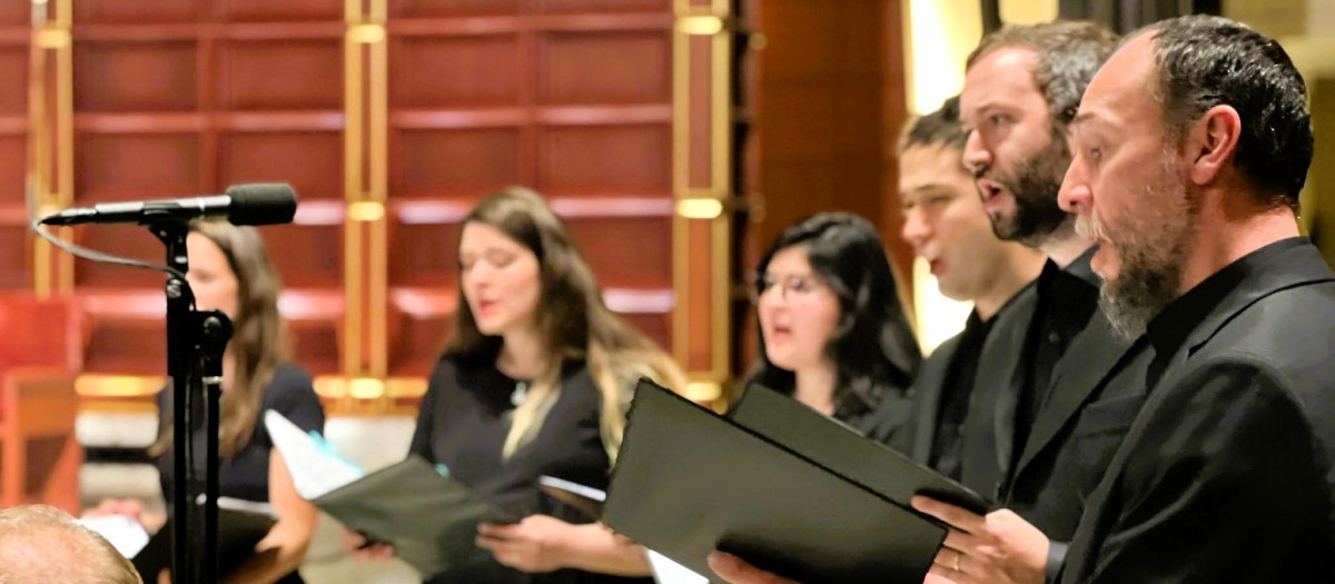 Algunos de los miembros de la Fundación Canto Católico, en un concierto