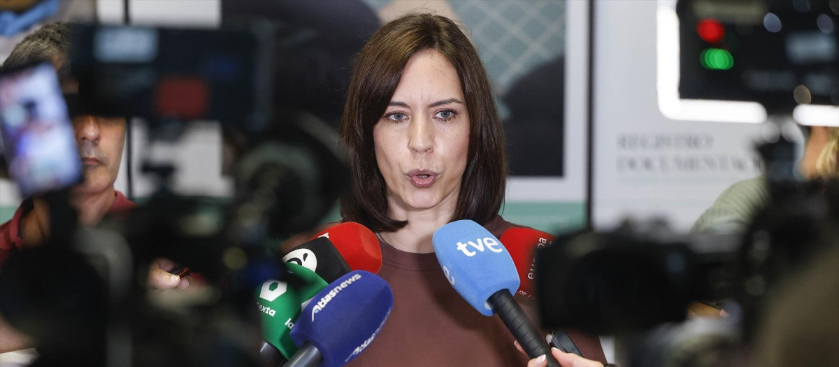 Imagen de archivo de Diana Morant atendiendo a los medios en Valencia