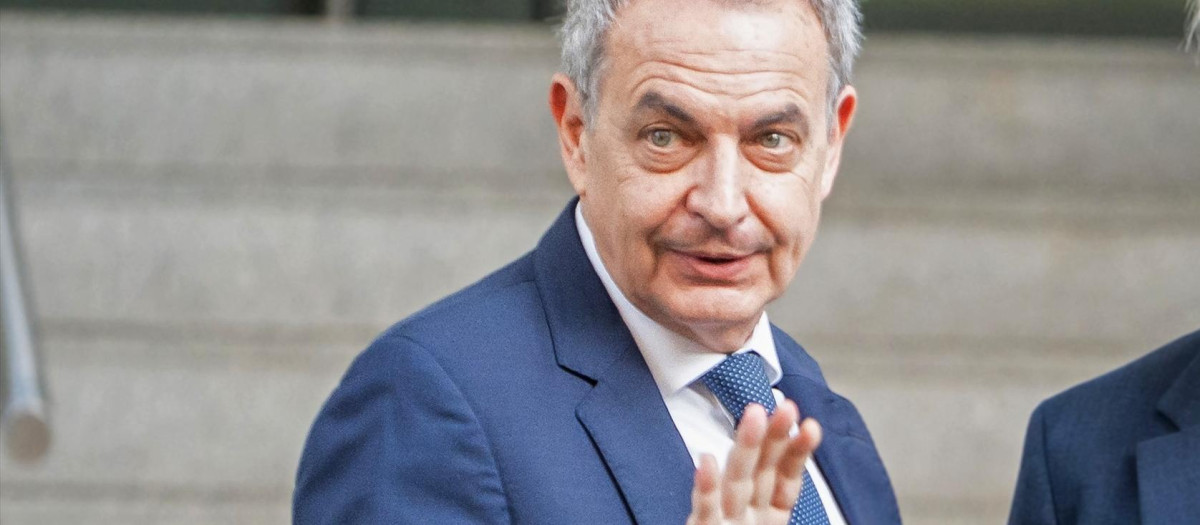 El expresidente del Gobierno José Luis Rodríguez Zapatero a su llegada a la Audiencia Nacional para declarar ante el juez del 'caso Plus Ultra'

REMITIDA / HANDOUT por CESAR VALLEJO RODRIGUEZ
Fotografía remitida a medios de comunicación exclusivamente para ilustrar la noticia a la que hace referencia la imagen, y citando la procedencia de la imagen en la firma
17/6/2026