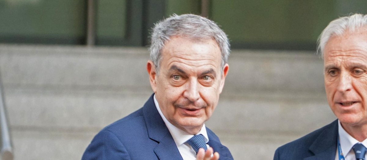El expresidente del Gobierno José Luis Rodríguez Zapatero a su llegada a la Audiencia Nacional para declarar ante el juez del 'caso Plus Ultra'

REMITIDA / HANDOUT por CESAR VALLEJO RODRIGUEZ
Fotografía remitida a medios de comunicación exclusivamente para ilustrar la noticia a la que hace referencia la imagen, y citando la procedencia de la imagen en la firma
17/6/2026