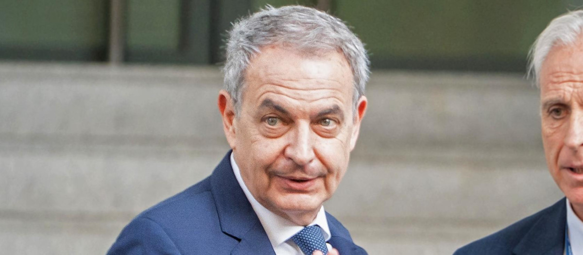 El expresidente del Gobierno José Luis Rodríguez Zapatero a su llegada a la Audiencia Nacional para declarar ante el juez del 'caso Plus Ultra'

REMITIDA / HANDOUT por CESAR VALLEJO RODRIGUEZ
Fotografía remitida a medios de comunicación exclusivamente para ilustrar la noticia a la que hace referencia la imagen, y citando la procedencia de la imagen en la firma
17/6/2026