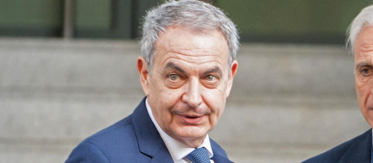 El expresidente del Gobierno José Luis Rodríguez Zapatero a su llegada a la Audiencia Nacional para declarar ante el juez del 'caso Plus Ultra'

REMITIDA / HANDOUT por CESAR VALLEJO RODRIGUEZ
Fotografía remitida a medios de comunicación exclusivamente para ilustrar la noticia a la que hace referencia la imagen, y citando la procedencia de la imagen en la firma
17/6/2026