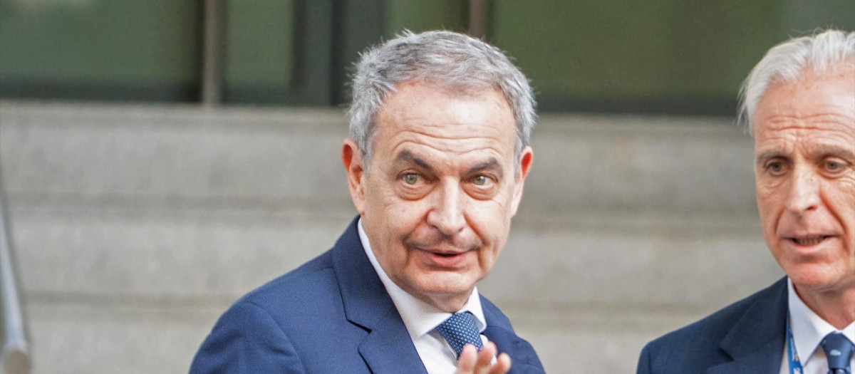 El expresidente del Gobierno José Luis Rodríguez Zapatero a su llegada a la Audiencia Nacional para declarar ante el juez del 'caso Plus Ultra'

REMITIDA / HANDOUT por CESAR VALLEJO RODRIGUEZ
Fotografía remitida a medios de comunicación exclusivamente para ilustrar la noticia a la que hace referencia la imagen, y citando la procedencia de la imagen en la firma
17/6/2026