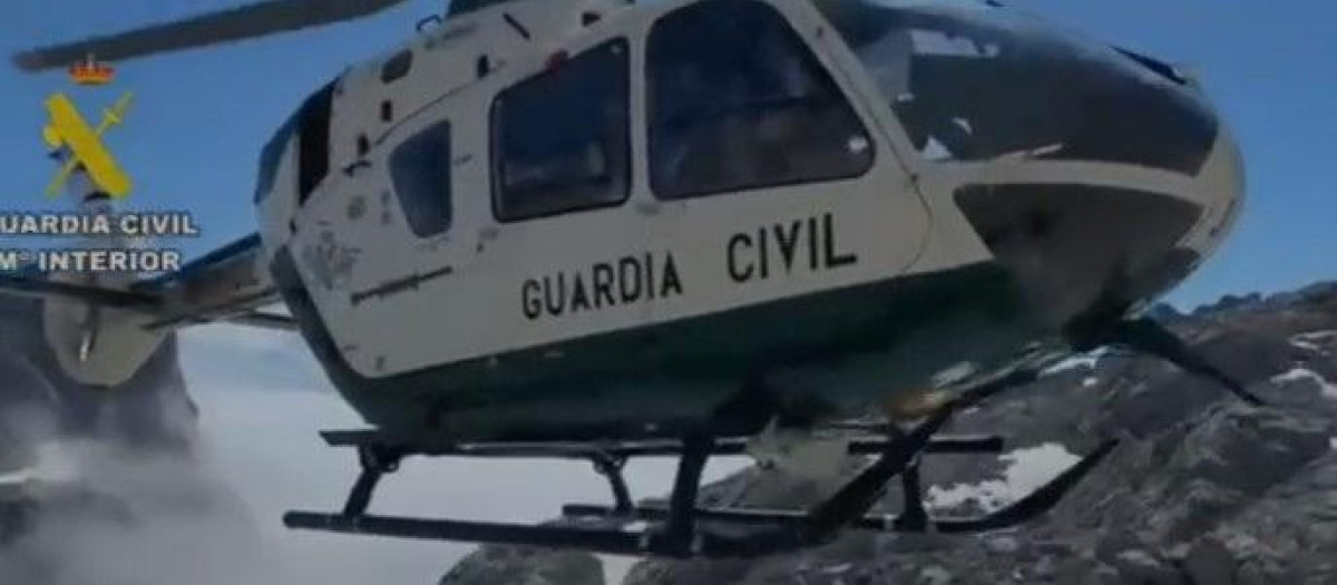 Helicóptero de rescate de la Guardia Civil