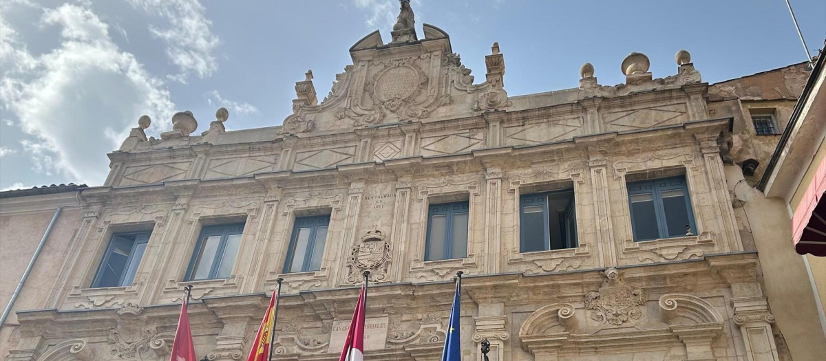 (Foto de ARCHIVO)
Fachada del Ayuntamiento de Cuenca