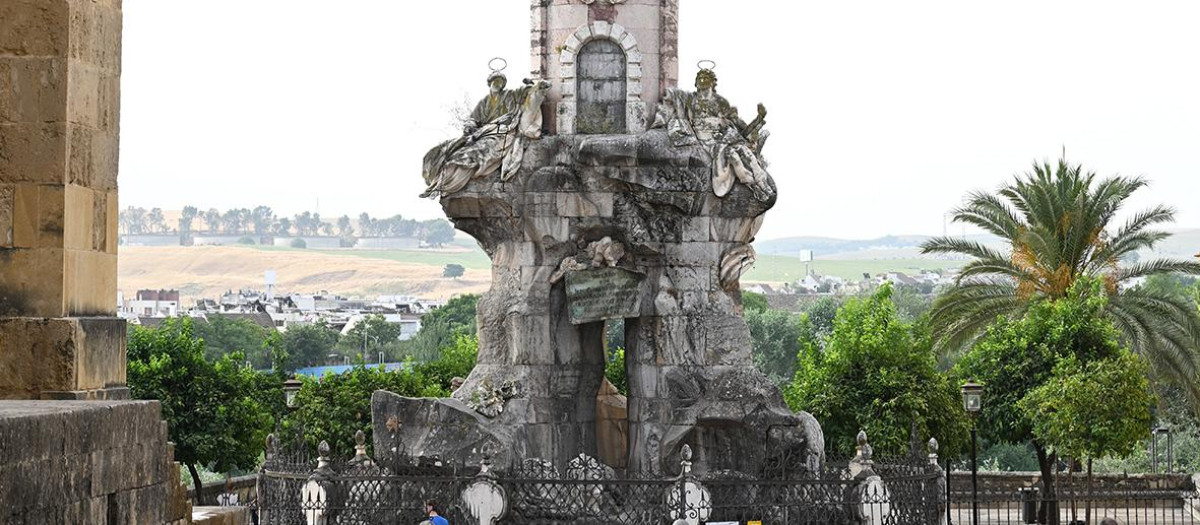 Triunfo de San Rafael en la Puerta del Puente (Córdoba)
