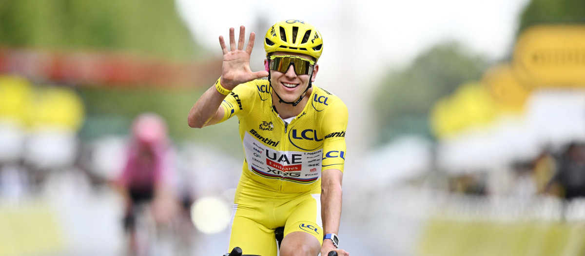 Tadej Pogadcar tras ganar su quinto Tour de Francia