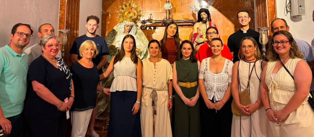La nueva hermana mayor de la Sentencia de Cabra, junto a su junta de gobierno